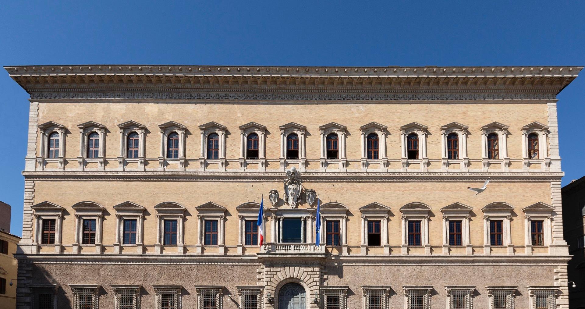 Palazzo Farnese vista fronte