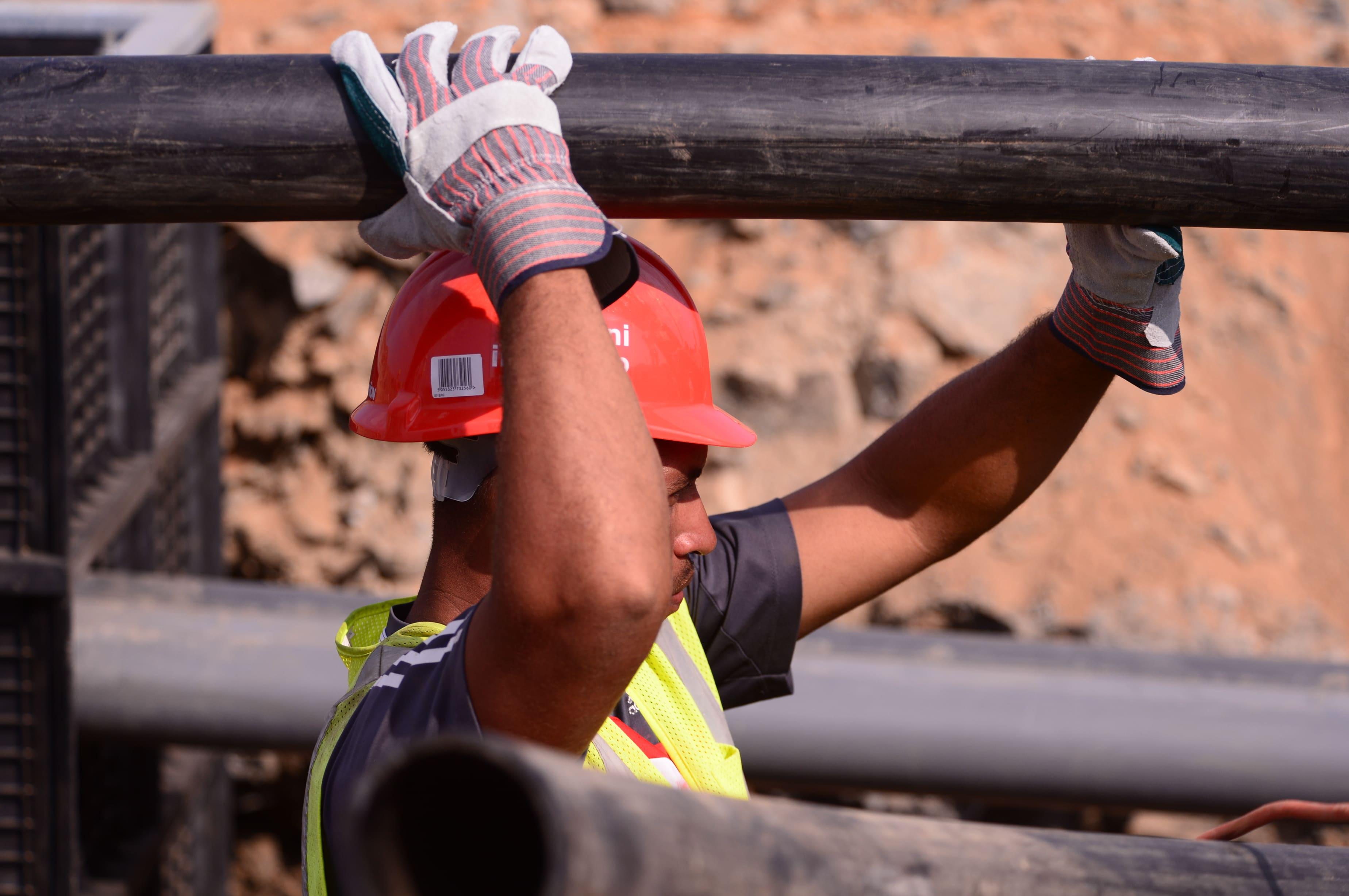 The_Hands_that_Build_the_Future_23