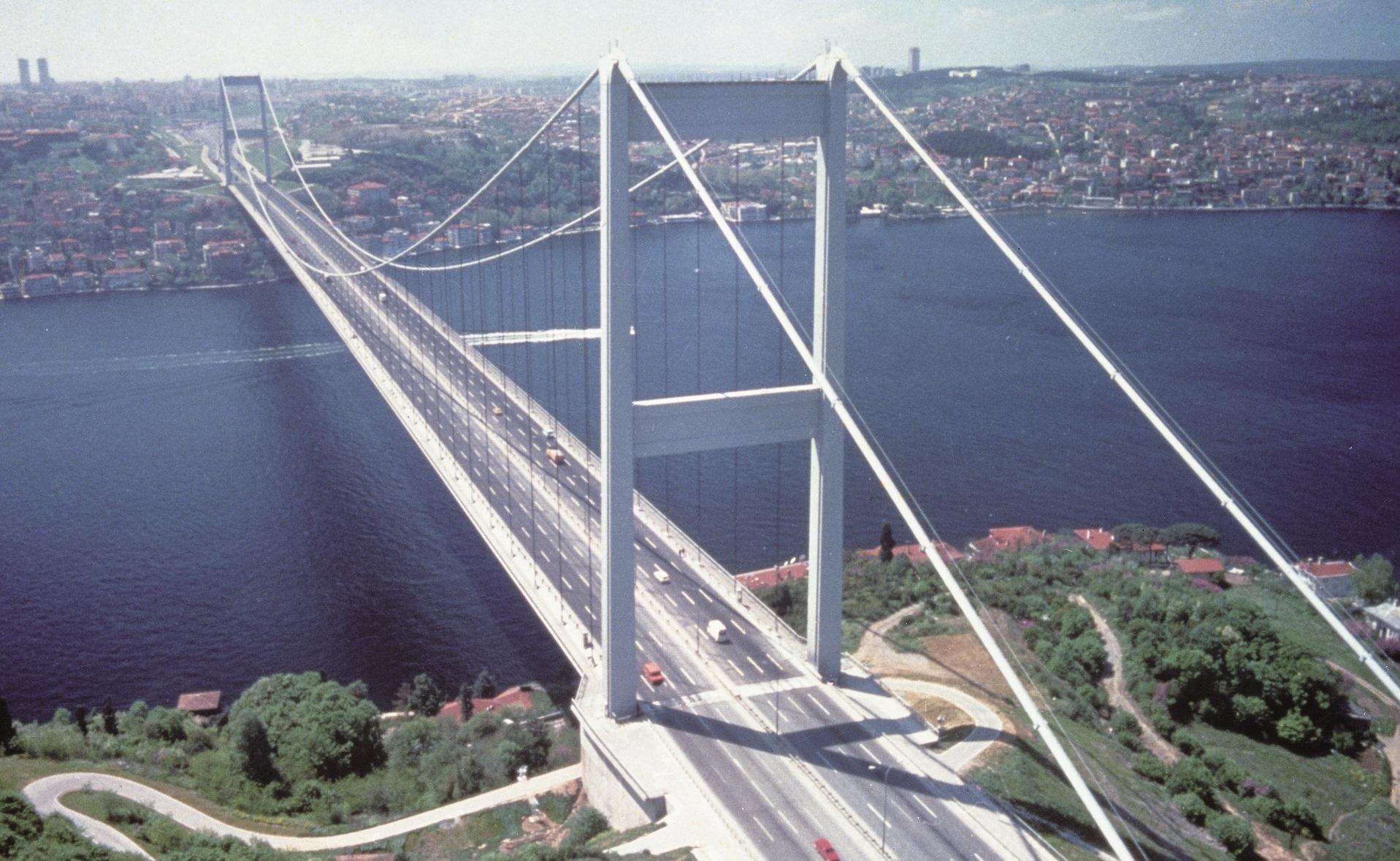 The Second Bridge over the Bosphorus: beauty and grandeur at the service of trade