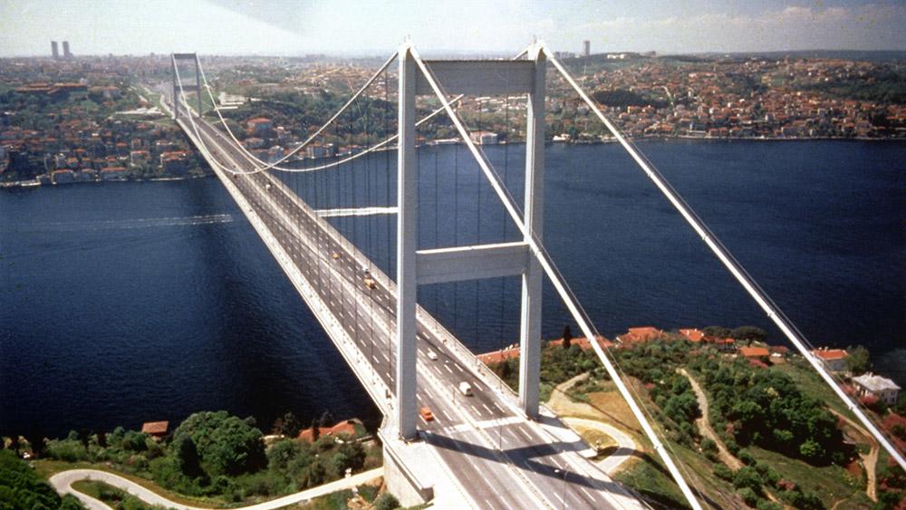 Fatih Sultan Mehmet Bridge (Secondo Ponte sul Bosforo), Turchia, 1988
