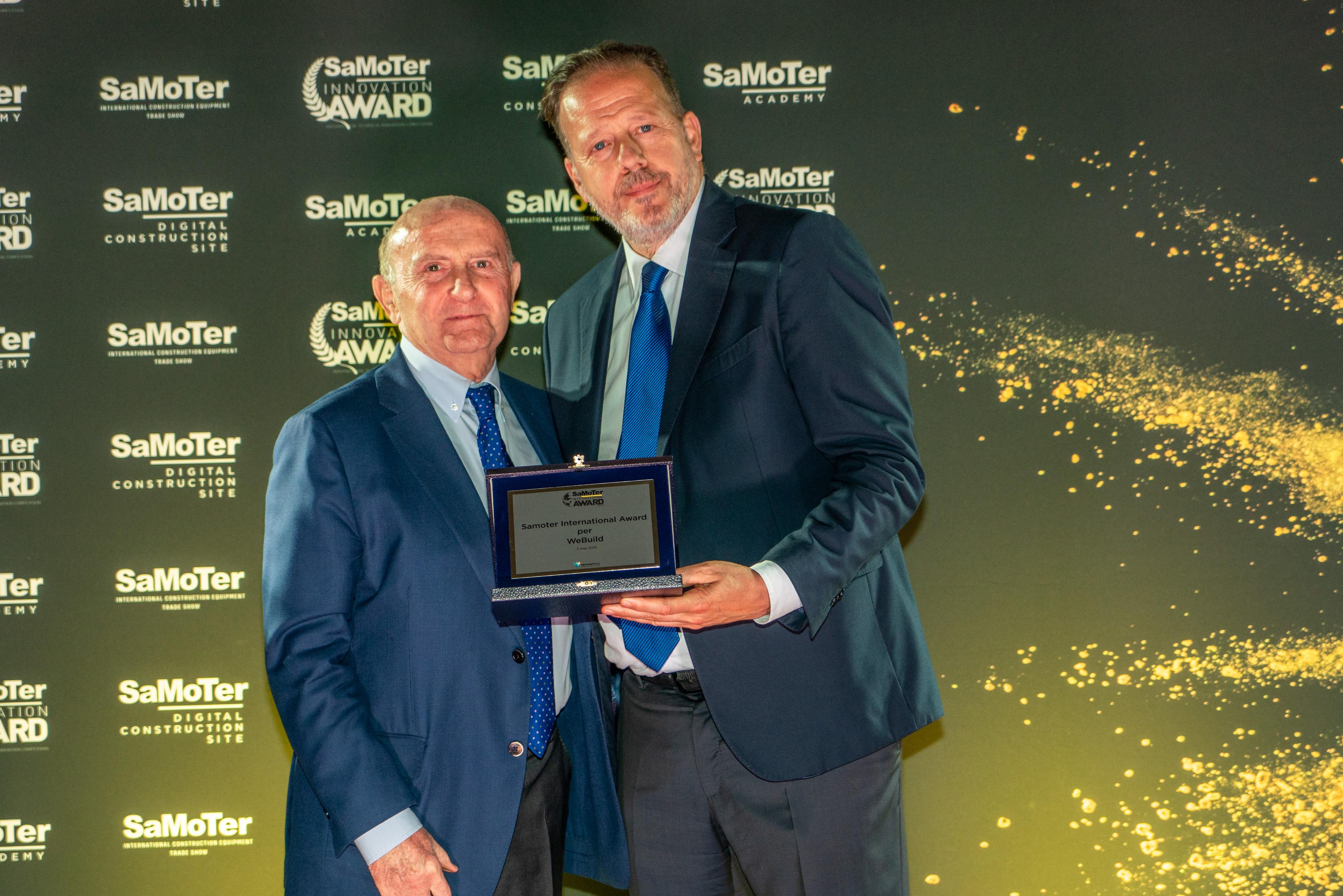 Cerimonia Innovation Award SaMoTer. A sinistra Ing Capitanio, Webuild