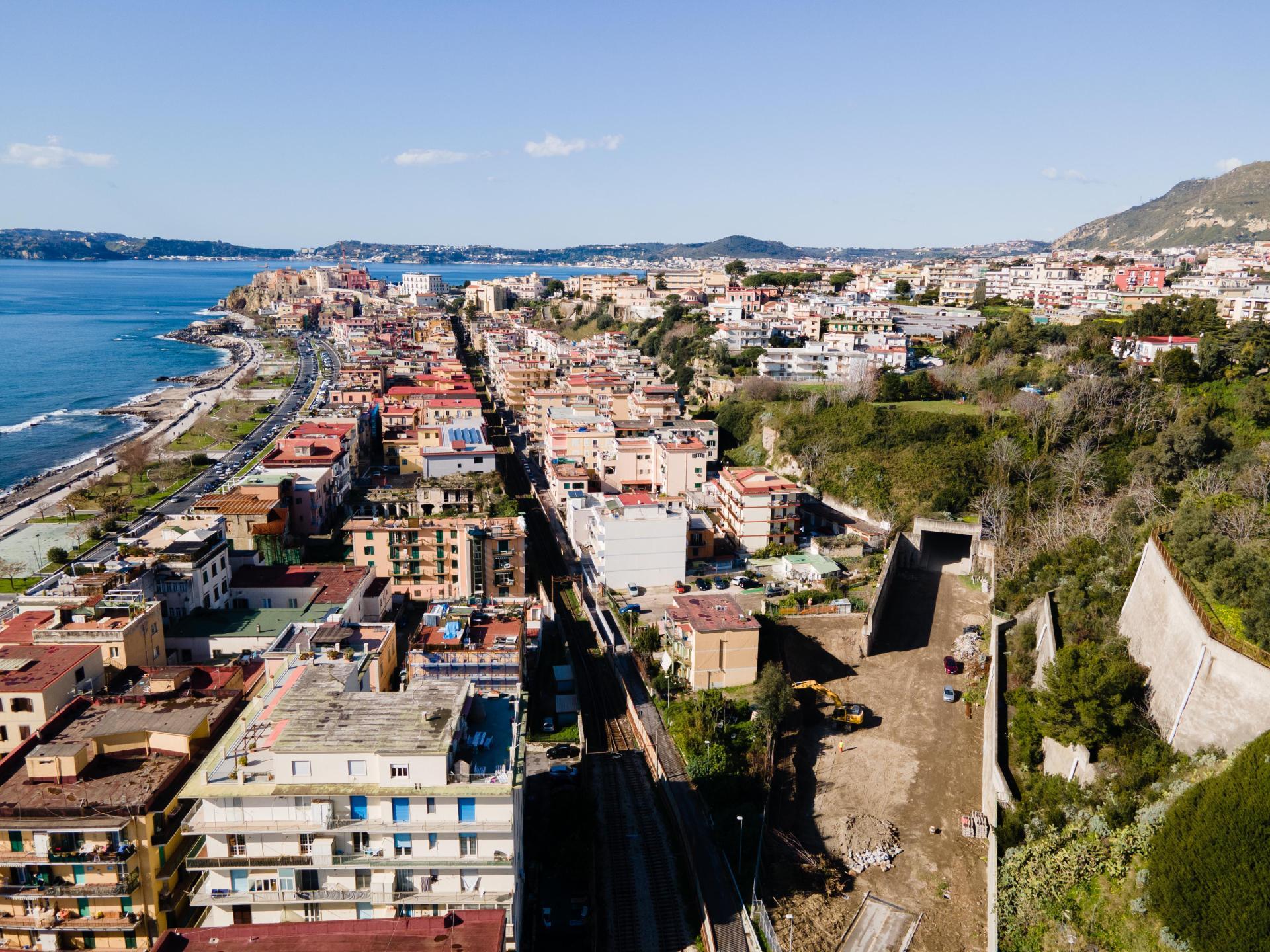 Ferrovia Cumana, Tratta Dazio-Cantieri, Italia