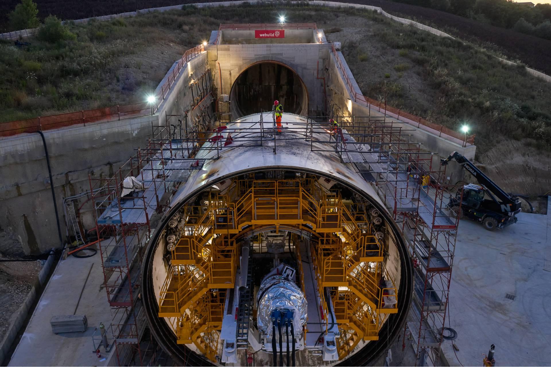Tratta Apice-Hirpinia, Linea ferroviaria AVAC Napoli-Bari, Galleria Grottaminarda